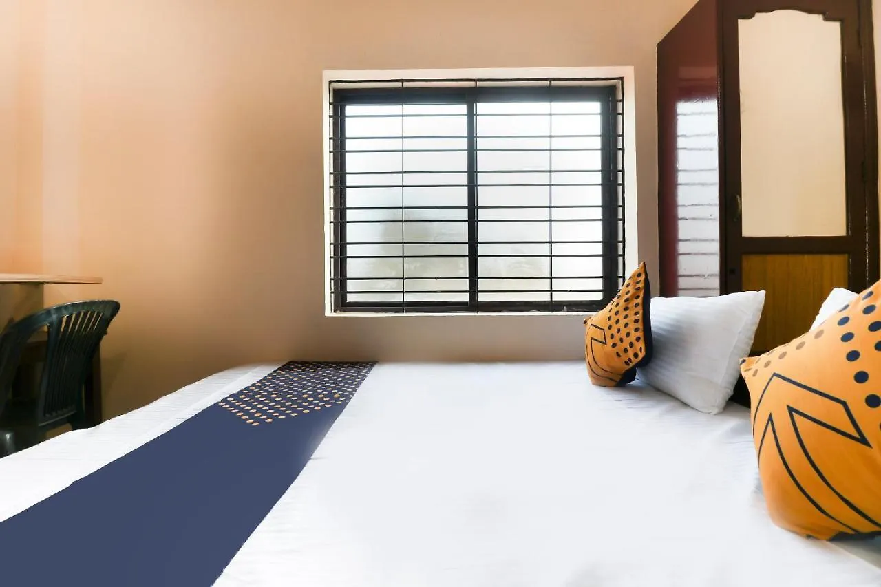Spot On 67487 Panchami Lodge Palakkad